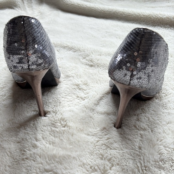 George Silver Sequin Heels Size 7 - Picture 6 of 9